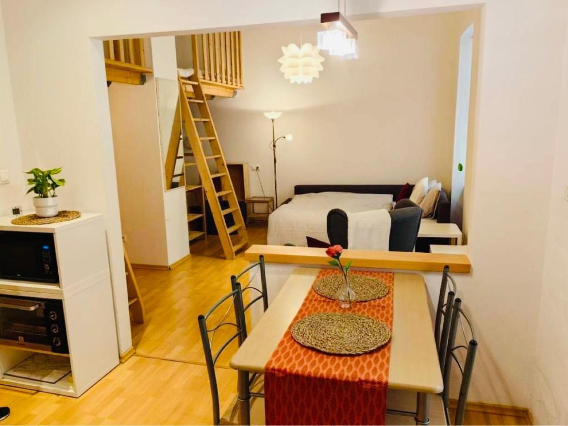 Downtown Apartment Bianca Bratislava Bagian luar foto